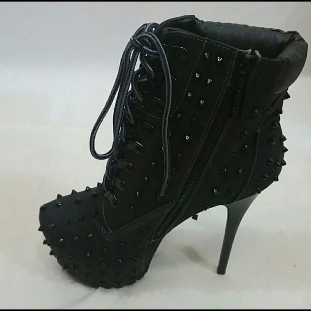 Ankle boots